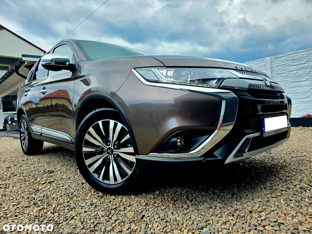Mitsubishi Outlander 2.0 Instyle + 4WD CVT - 6