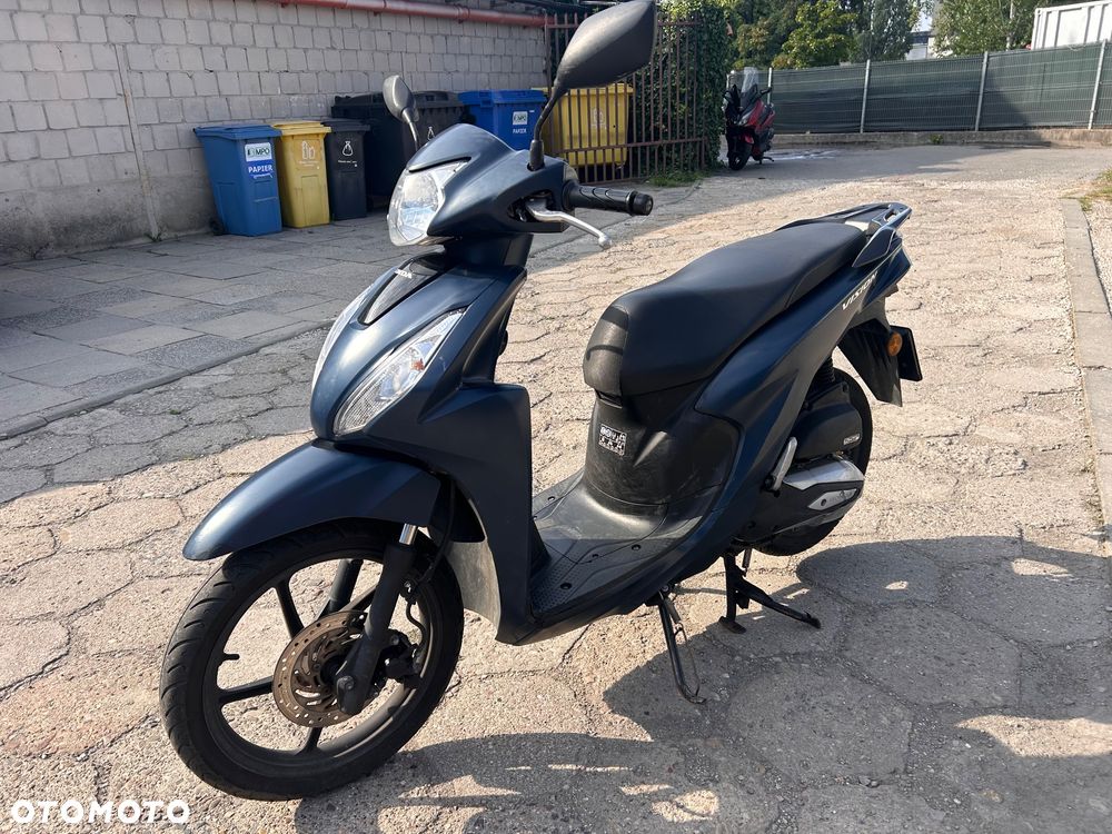 Honda Vision - 1
