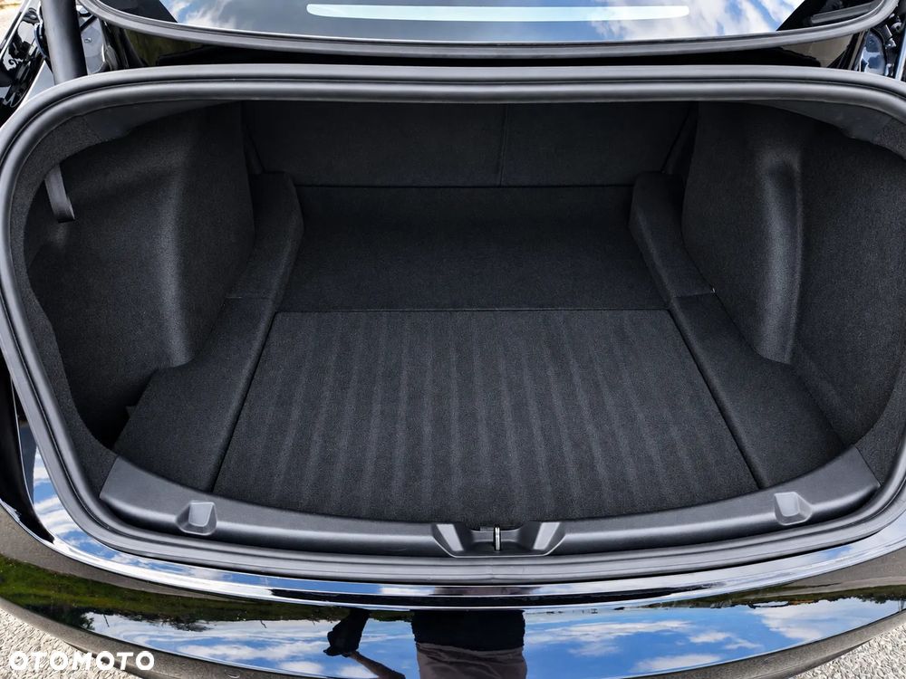 Tesla Model 3 AWD - 12