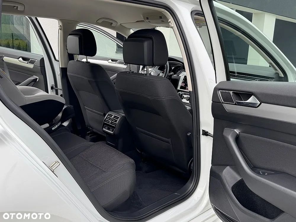 Volkswagen Passat - 22