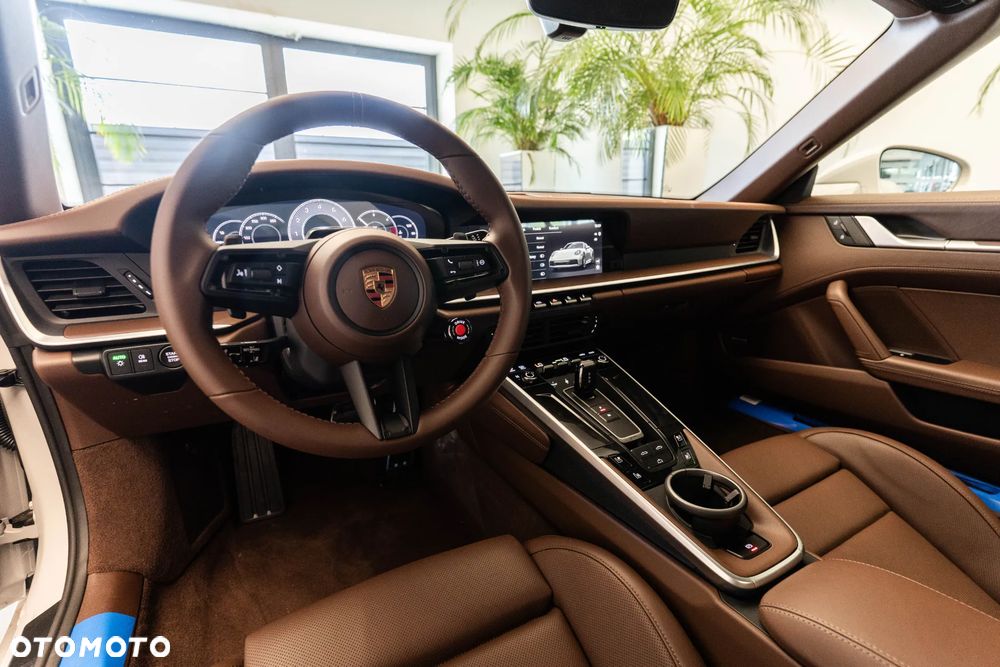 Porsche 911 Carrera 4S - 11
