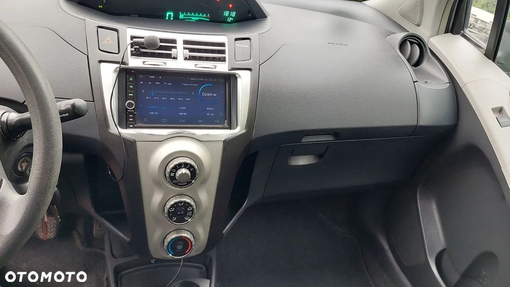 Toyota Yaris - 8