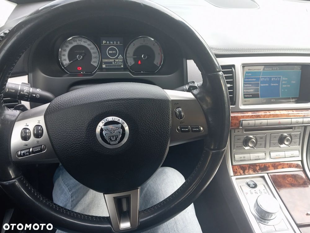 Jaguar XF 3.0 V6 Luxury - 6