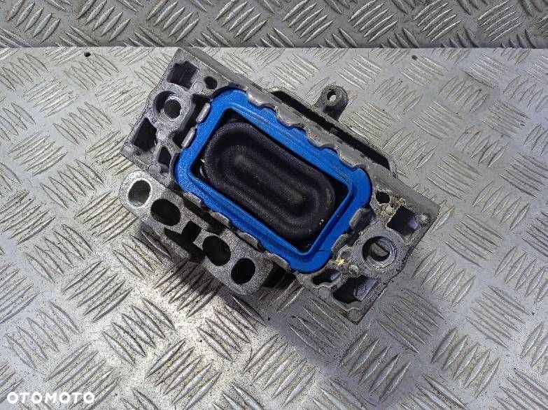 PODUSZKA SILNIKA VOLKSWAGEN PASSAT B6 - 2