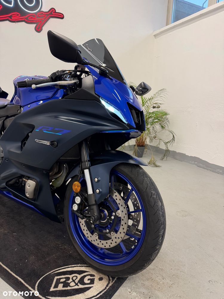 Yamaha R7 - 16
