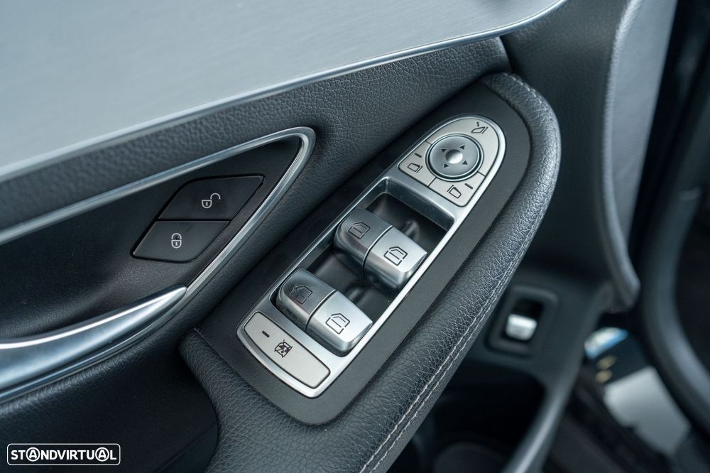 Mercedes-Benz GLC 250 d 4Matic 9G-TRONIC AMG Line - 29