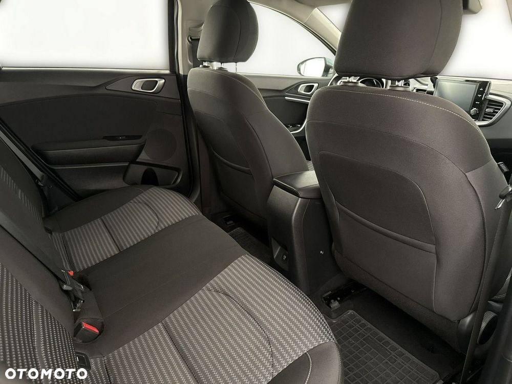 Kia Ceed - 24