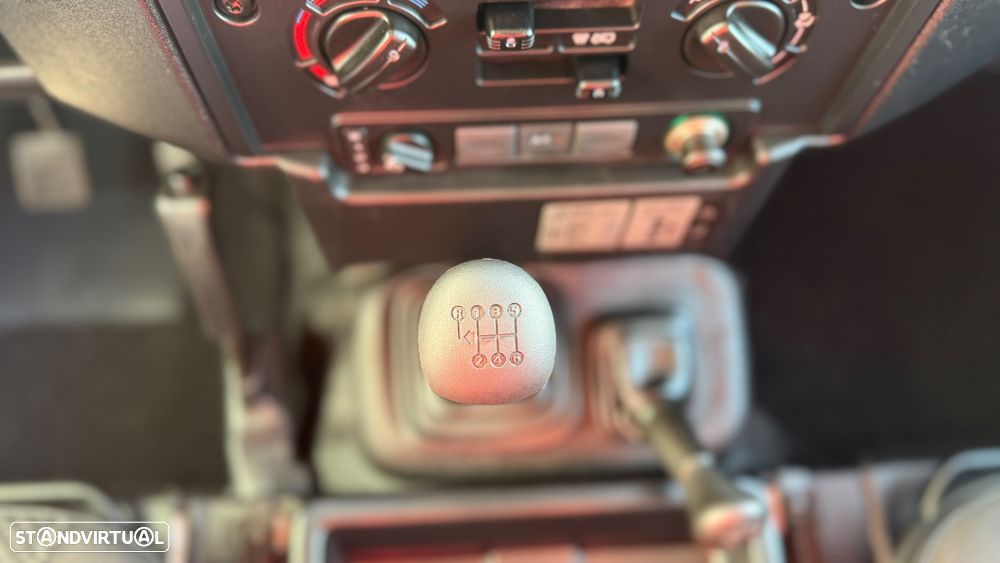 Land Rover Defender 110 DPF Station Wagon E - 30