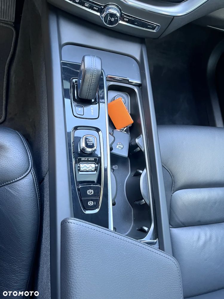 Volvo XC 60 T6 Plug-In Hybrid AWD Inscription - 21