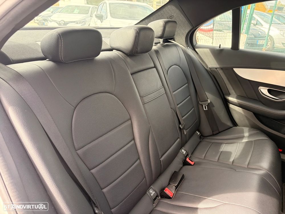 Mercedes-Benz C 220 d 4Matic Station 7G-TRONIC AMG Line - 13