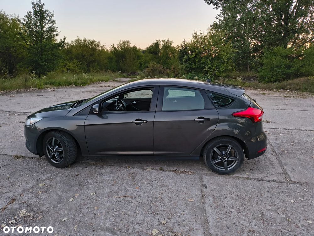 Ford Focus 1.6 Trend - 39