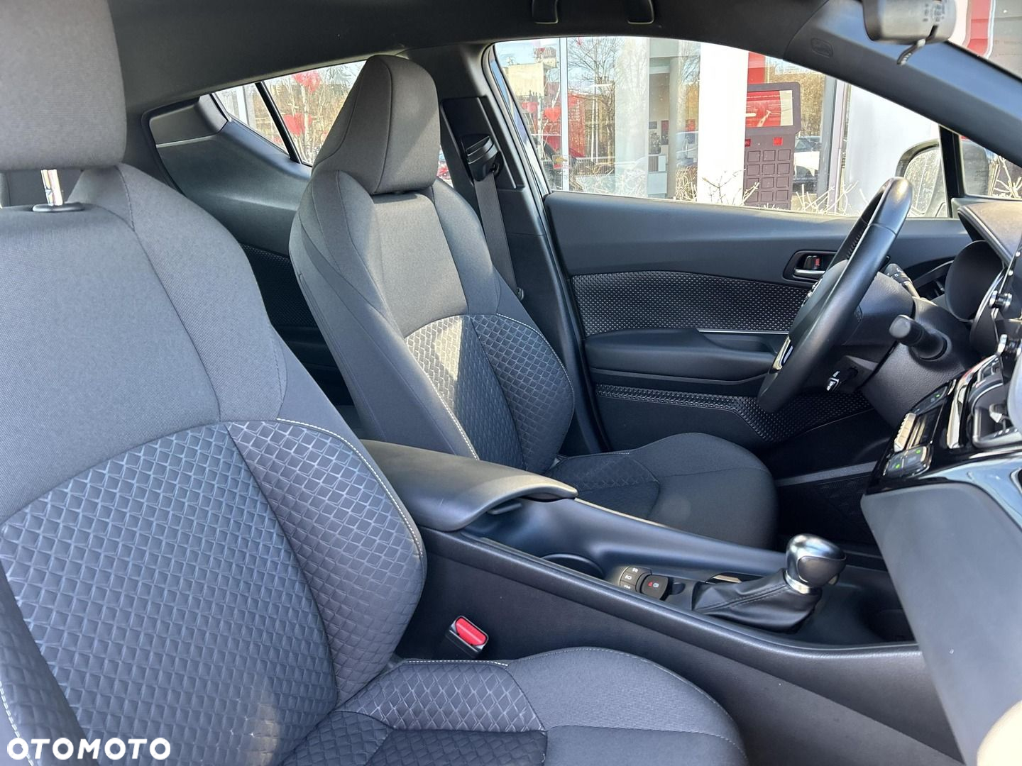 Toyota C-HR - 9