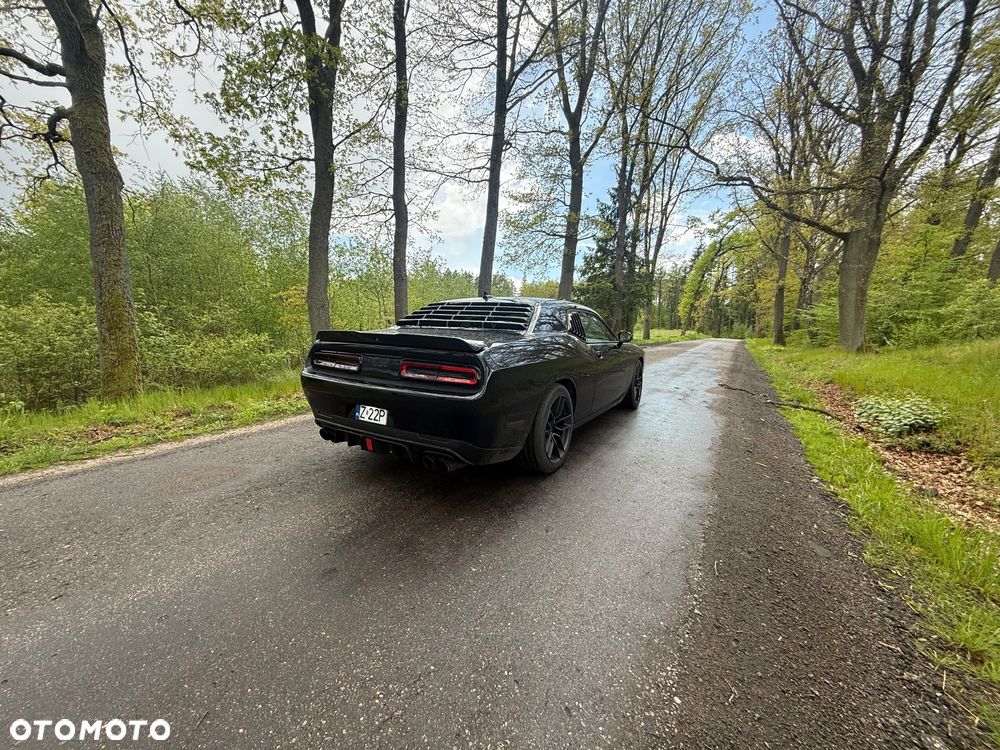 Dodge Challenger - 13