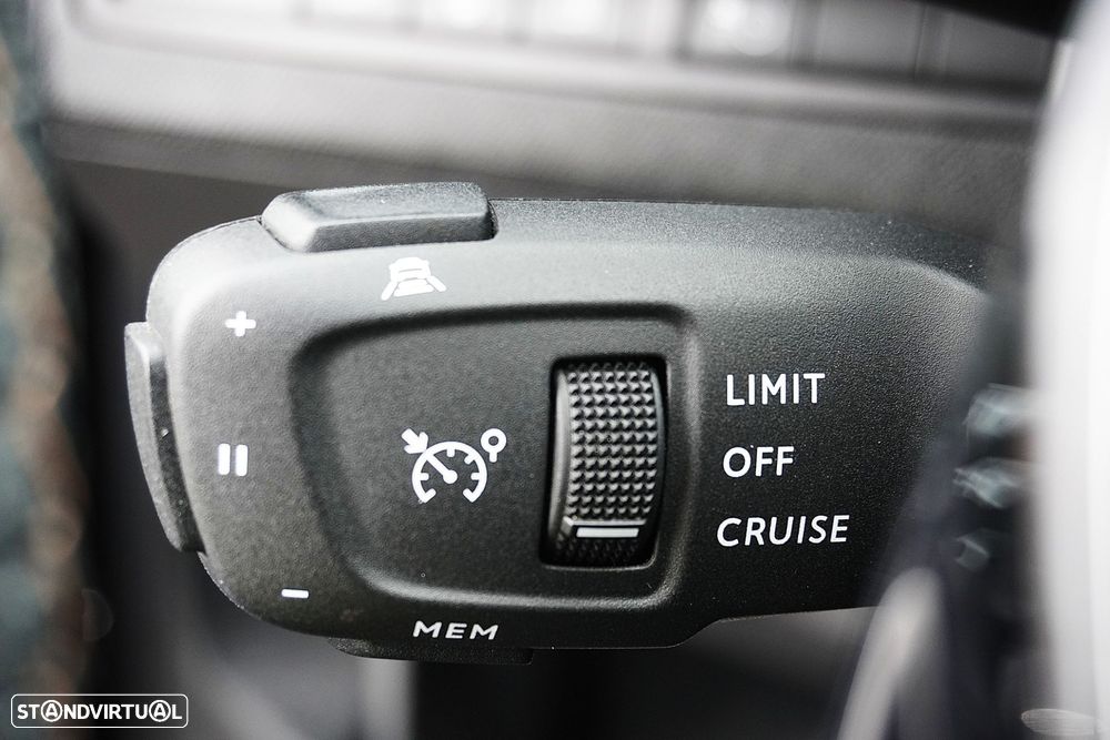 Peugeot 3008 1.6 Hybrid4 GT Line e-EAT8 - 23