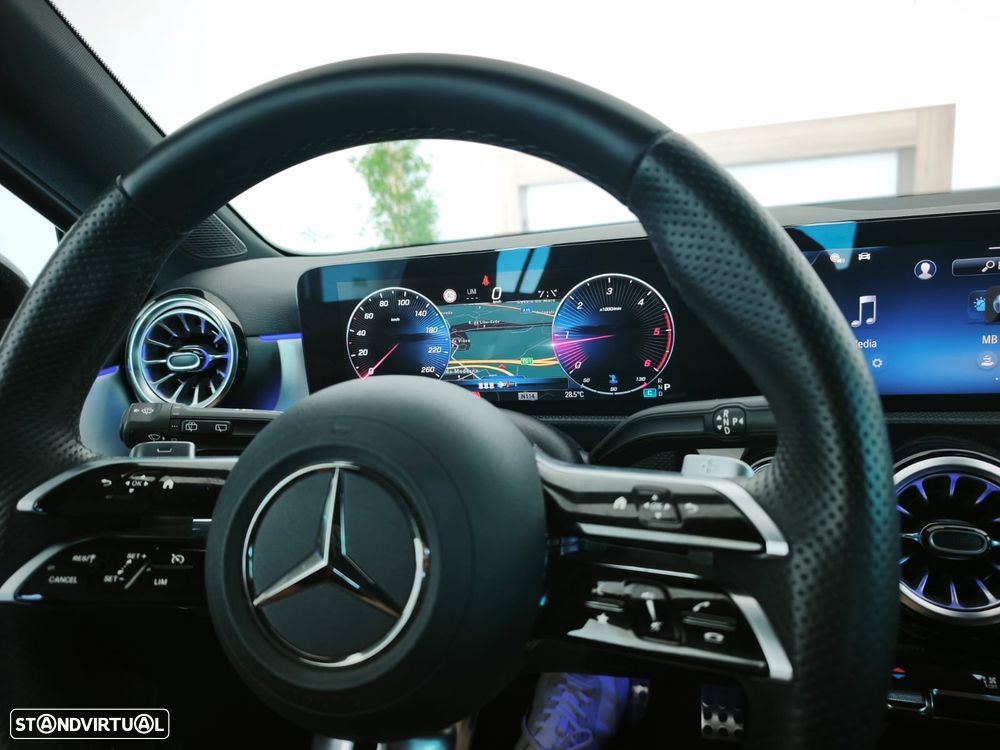 Mercedes-Benz A 180 d 8G-DCT Special Edition - 24