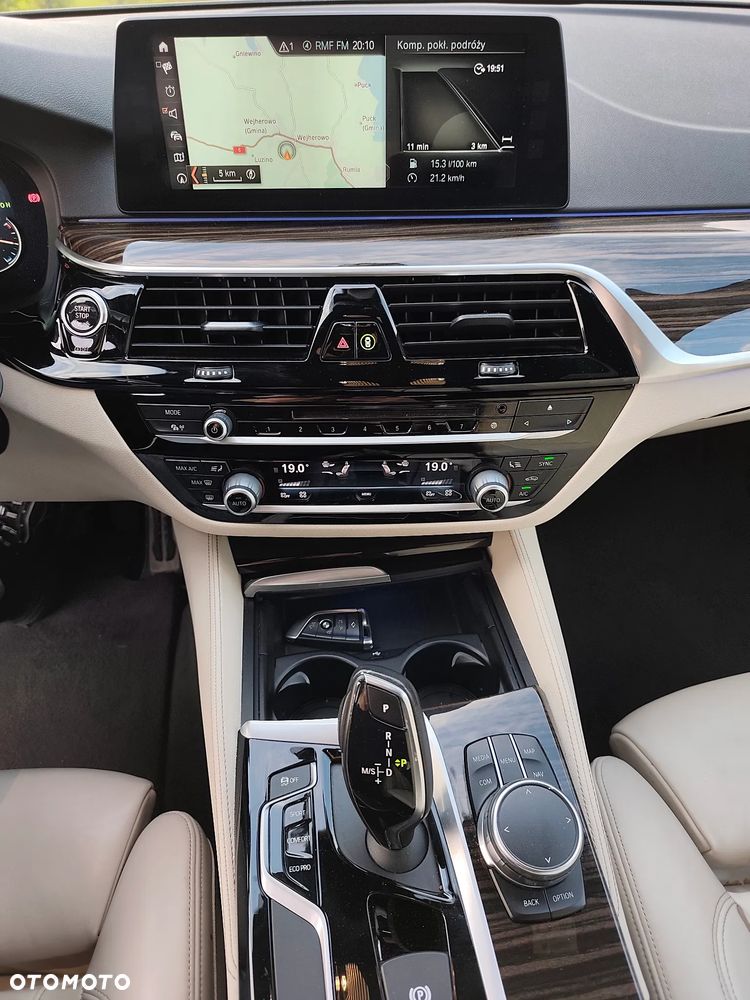 BMW Seria 5 530i xDrive - 16