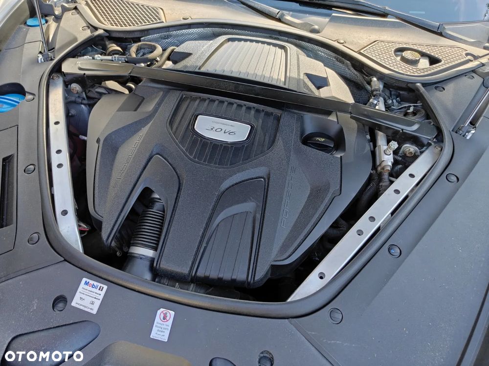 Porsche Panamera 4 - 21