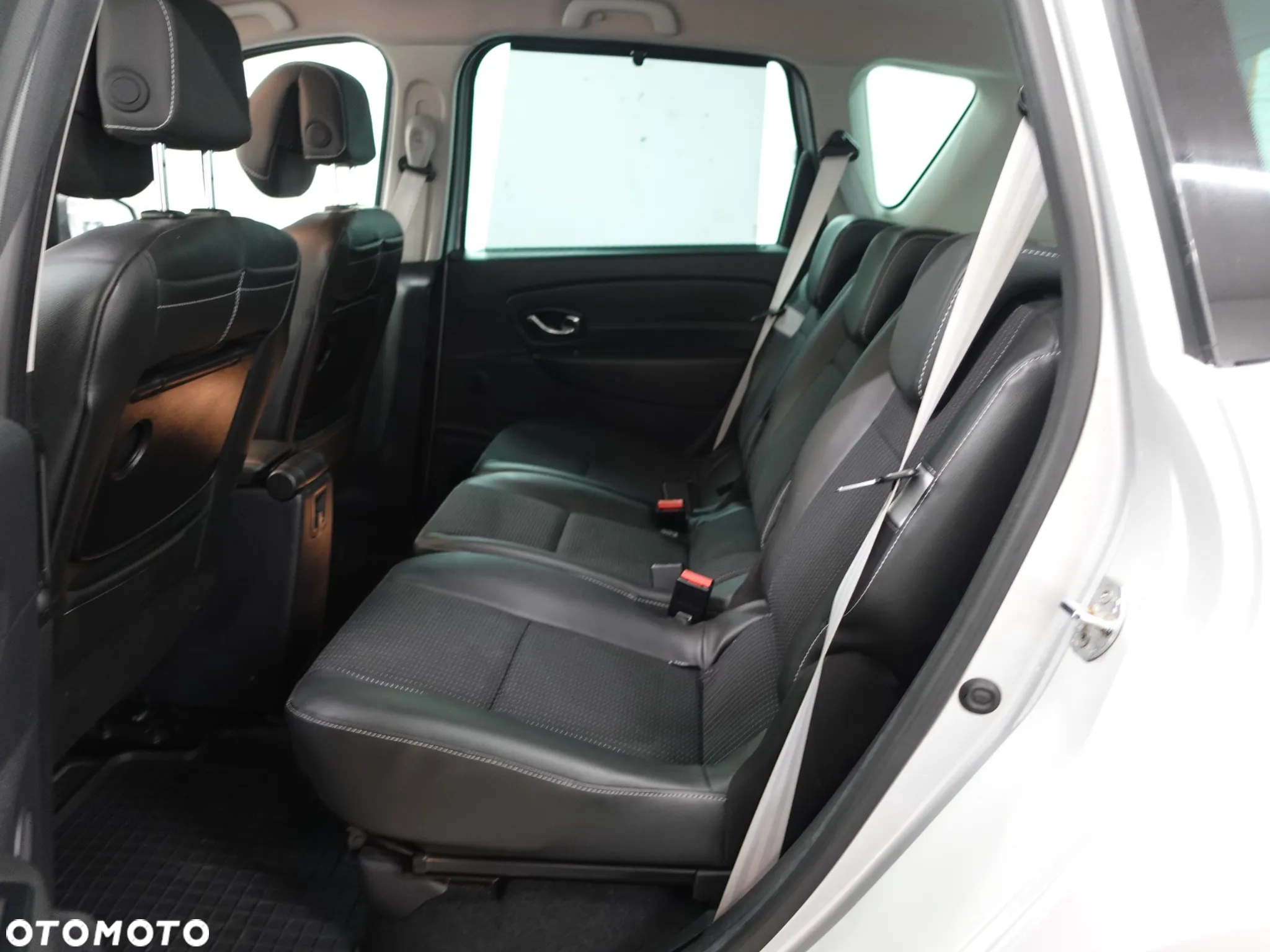 Renault Scenic ENERGY TCe 115 Bose Edition - 26