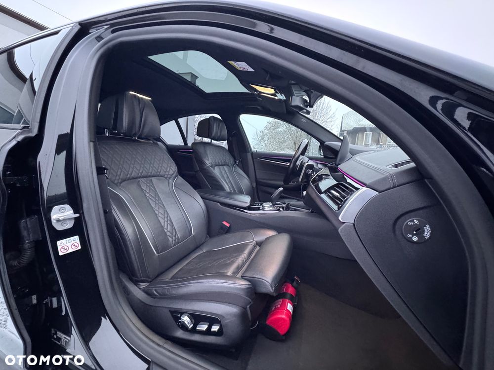 BMW Seria 5 520d xDrive M Sport sport - 26