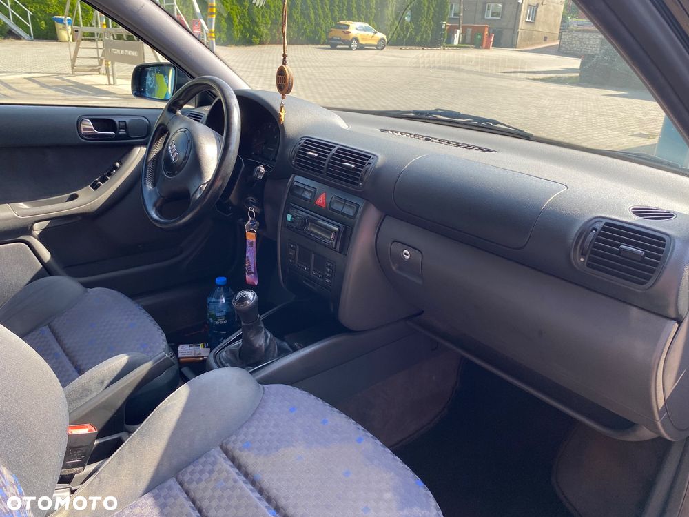 Audi A3 3-drzwiowe 1.6 Ambiente - 25