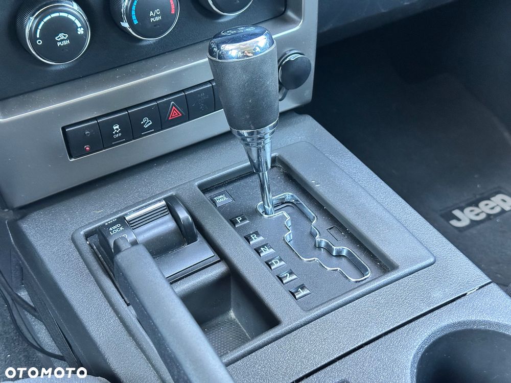 Jeep Liberty - 17
