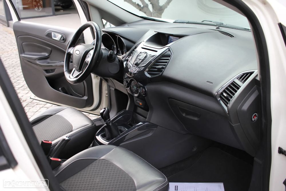 Ford EcoSport 1.0 EcoBoost Titanium - 24
