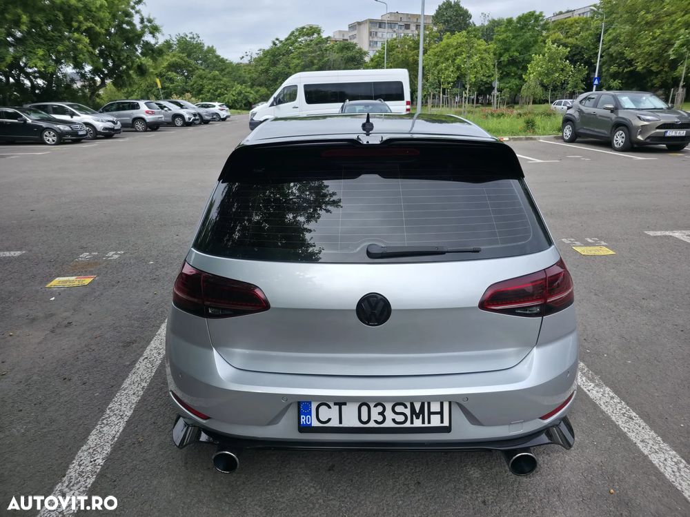 Volkswagen Golf - 5