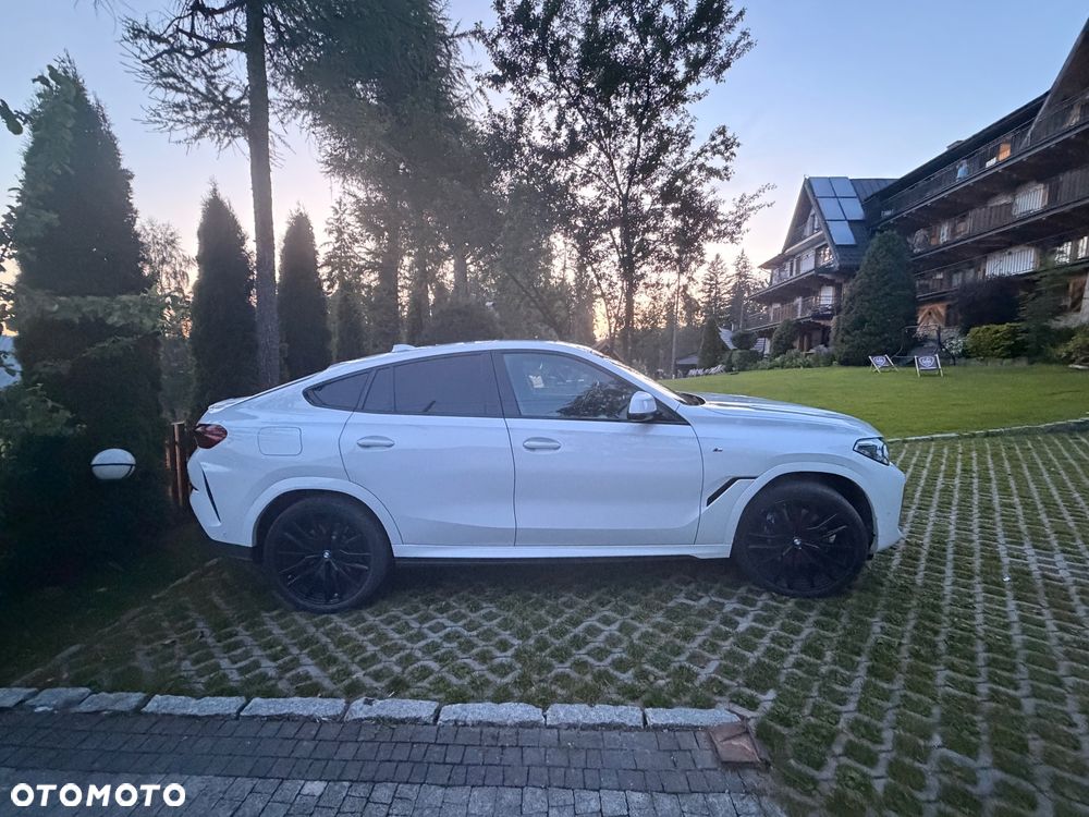 BMW X6 xDrive40d mHEV - 12