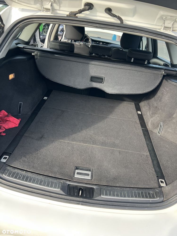 Toyota Avensis 2.0 D-4D Premium - 9