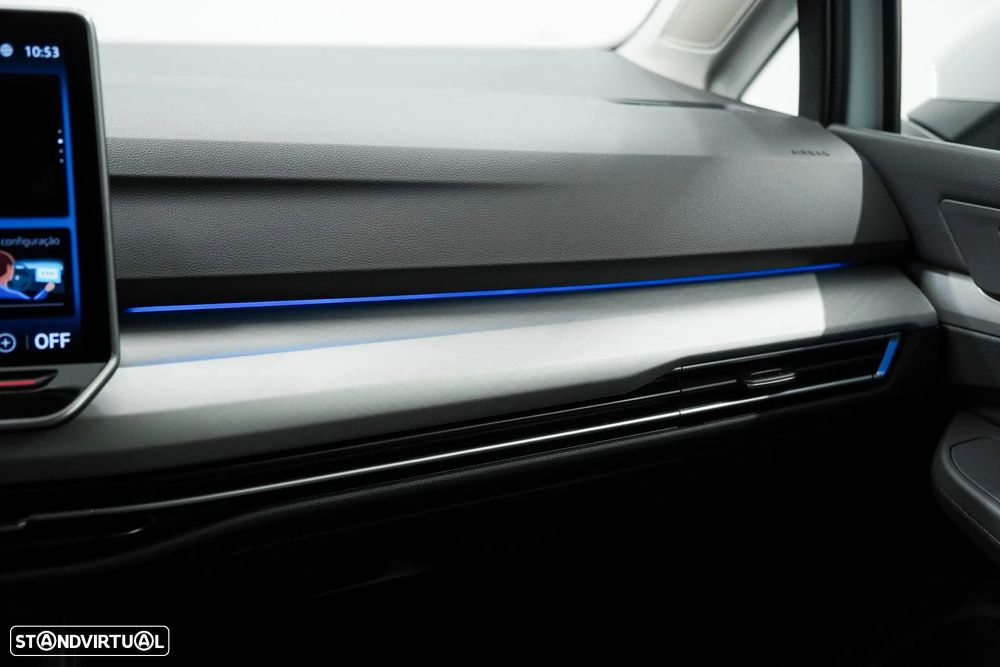 VW Golf 1.5 eTSI Urban DSG - 27