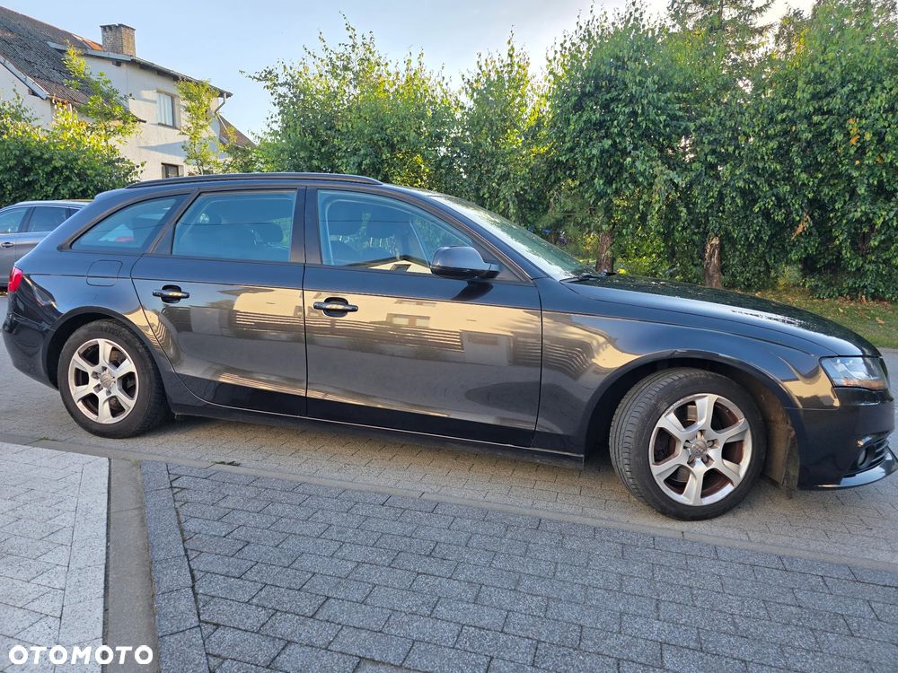 Audi A4 Avant - 16