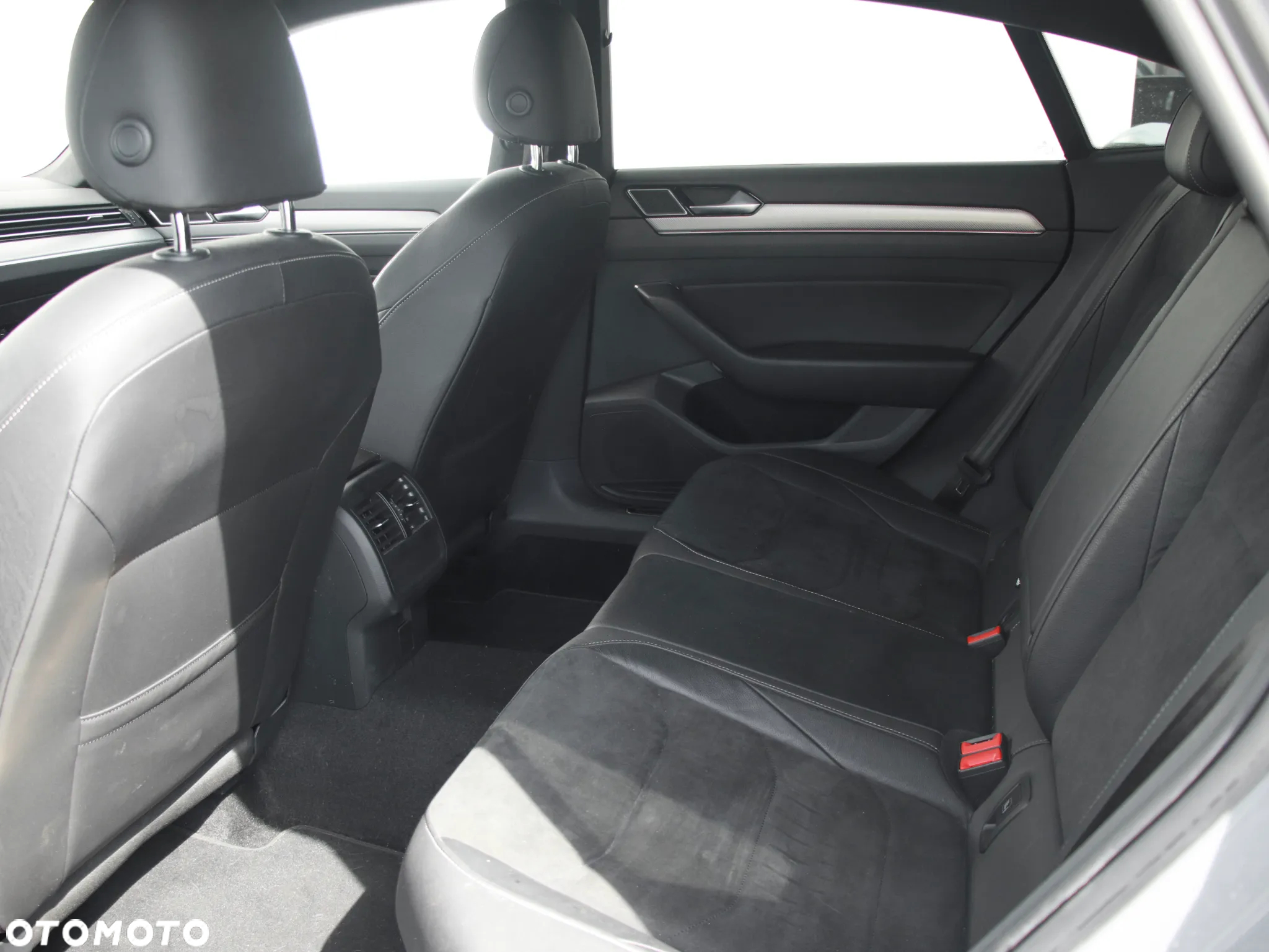 Volkswagen Arteon 2.0 TSI R-Line DSG - 11