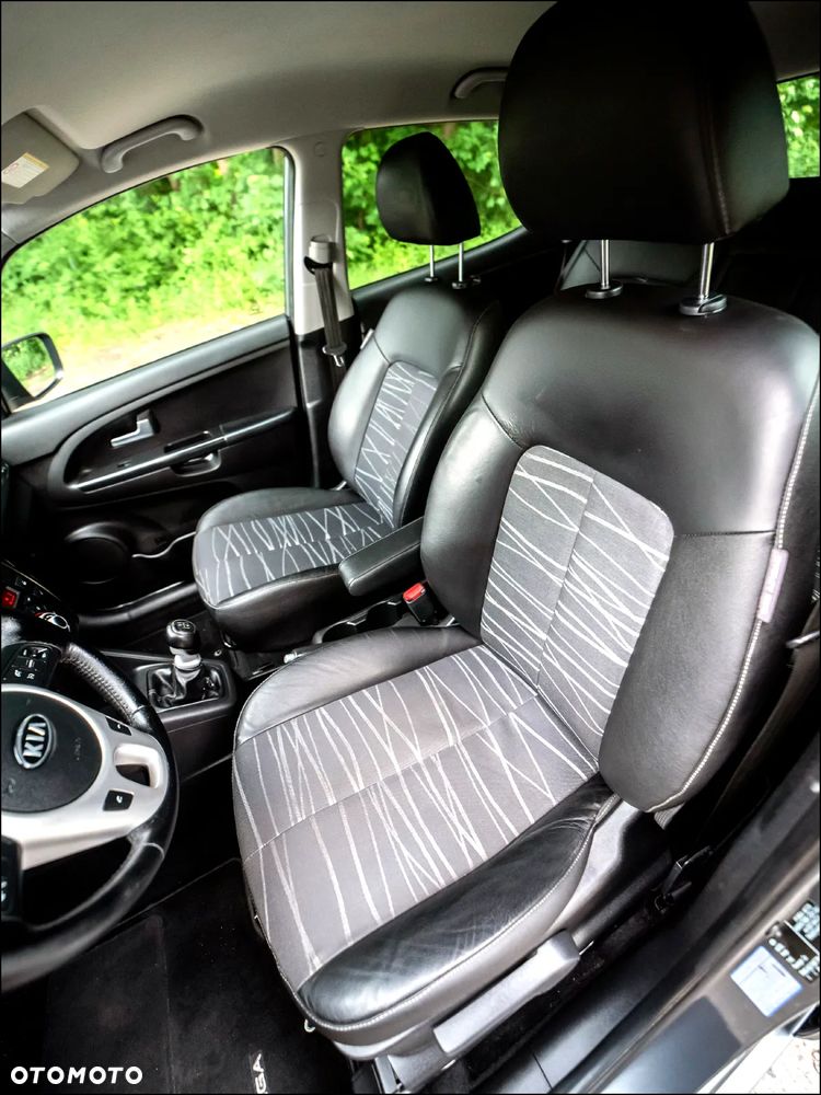 Kia Venga - 34