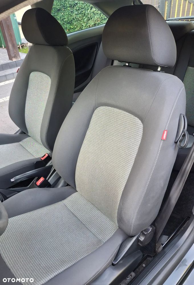 Seat Ibiza SC 1.4 16V Style - 12