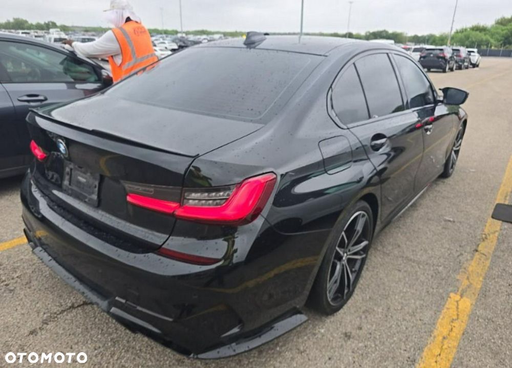 BMW Seria 3 330i M Sport - 4