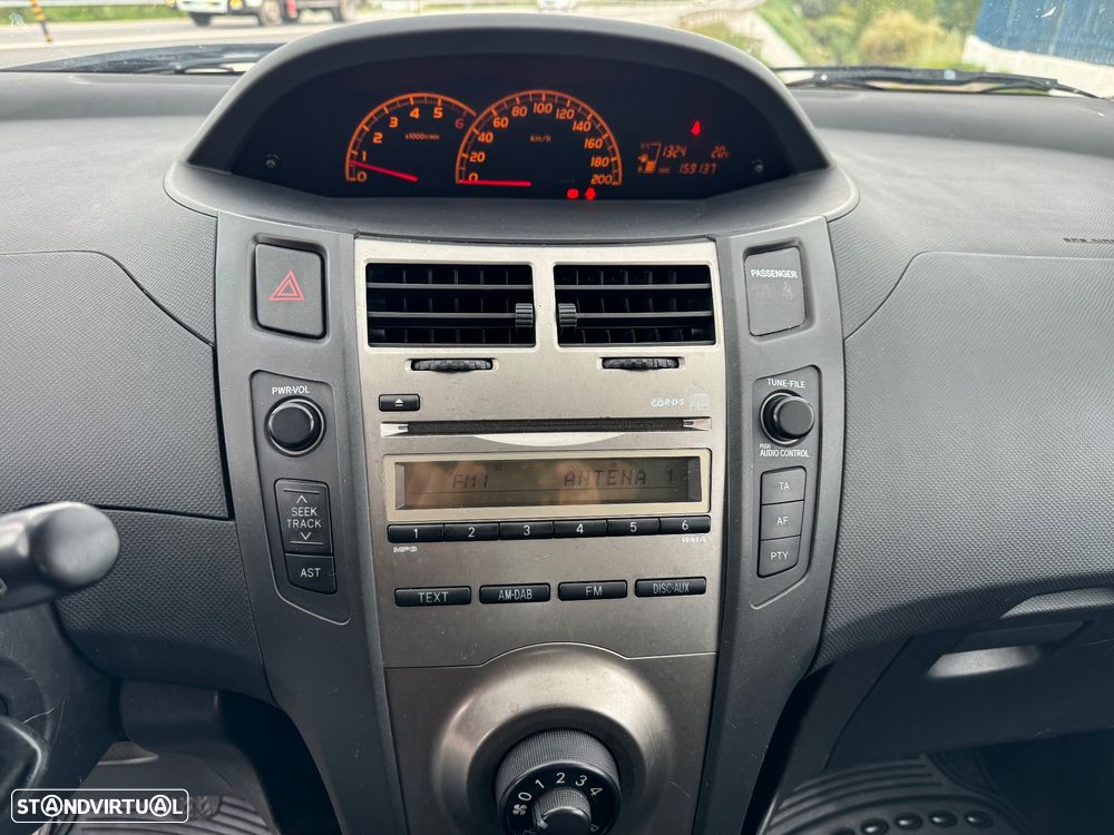 Toyota Yaris 1.4 D-4D Motion - 15