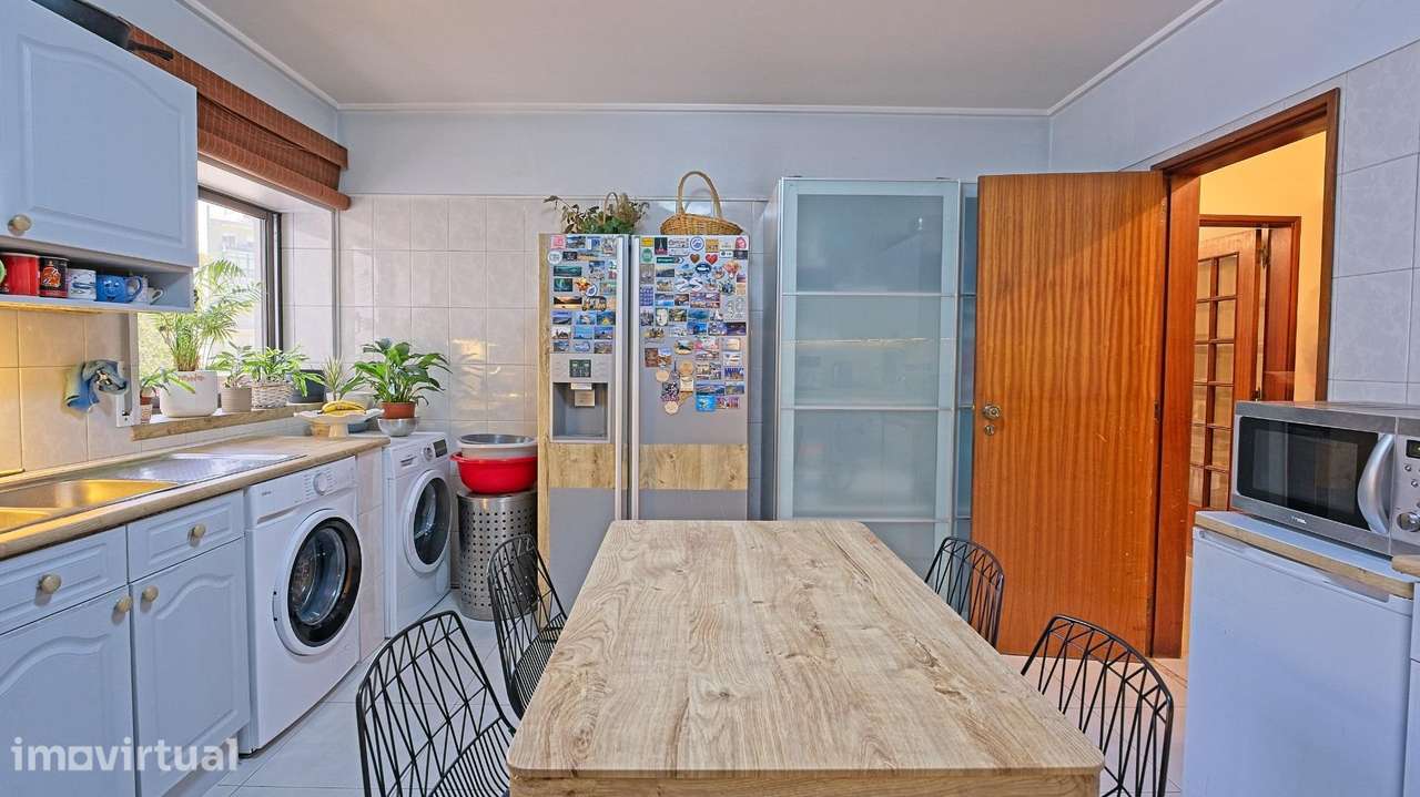 Apartamento T4 a curta distância da estação do Pragal, Almada - Grande imagem: 5/24