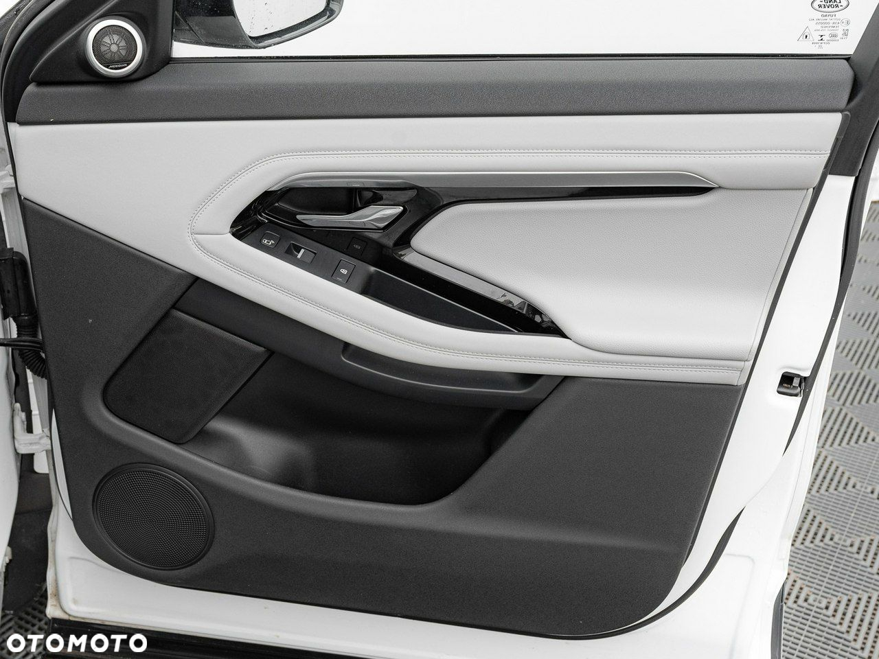 Land Rover Range Rover Evoque - 31