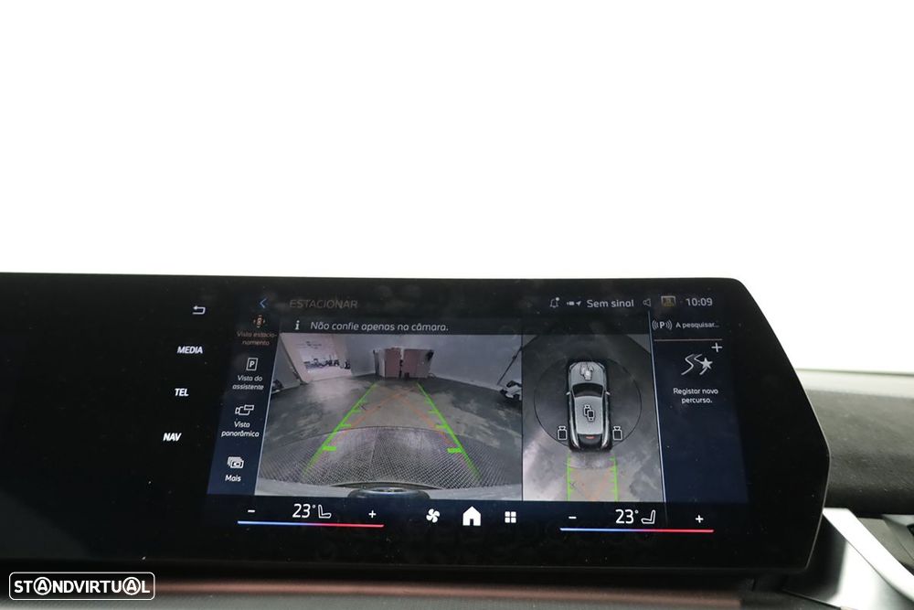 BMW iX2 eDrive20 Pack Desportivo M - 14