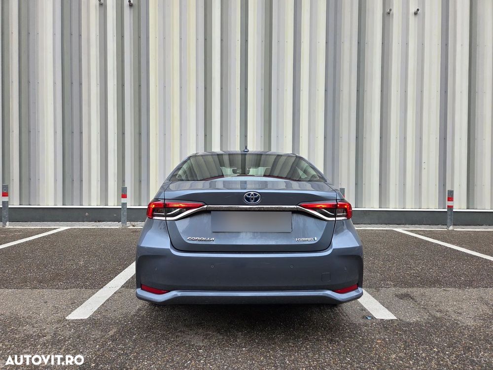 Toyota Corolla Sedan 1.8 HSD Dynamic - 17