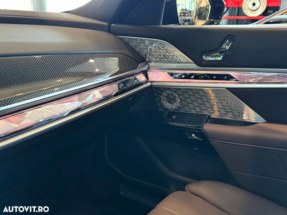 BMW M7 M760e xDrive AT PHEV - 18
