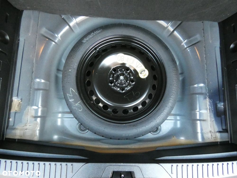 Ford Focus ver-2-0-ecoblue-st--line - 25