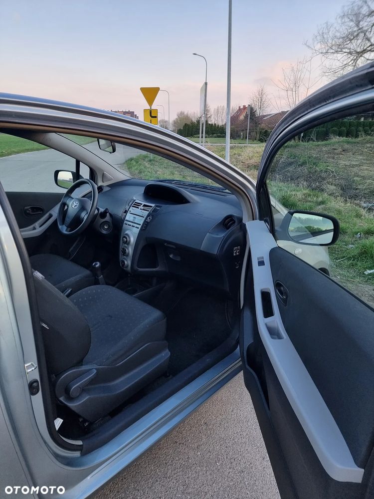 Toyota Yaris 1.0 VVT-i - 11