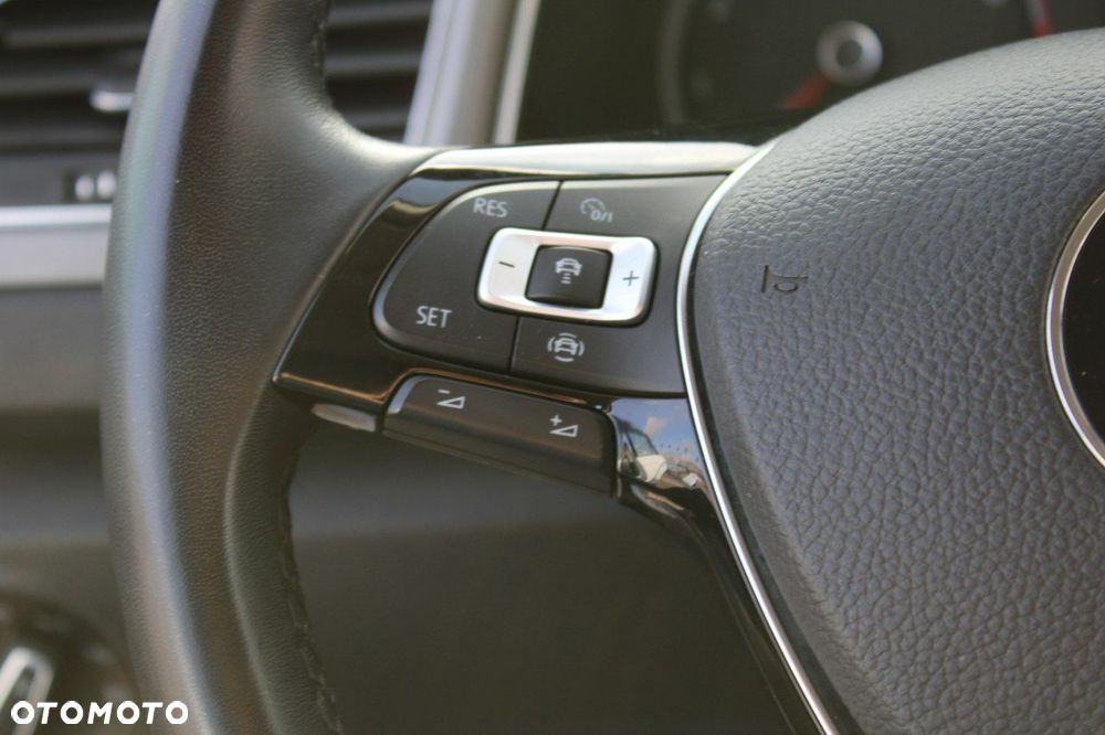 Volkswagen T-Roc - 23