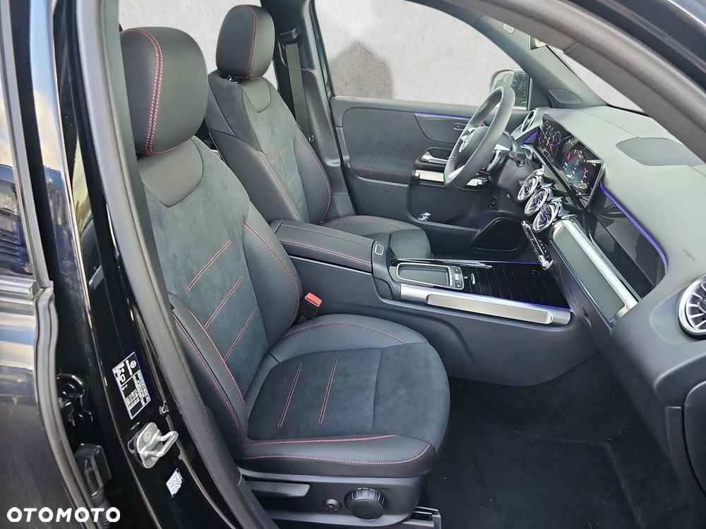 Mercedes-Benz GLB - 16