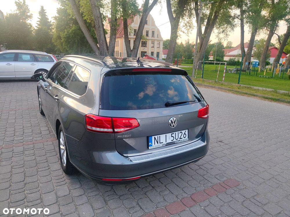 Volkswagen Passat 2.0 TDI (BlueMotion Technology) Comfortline - 21