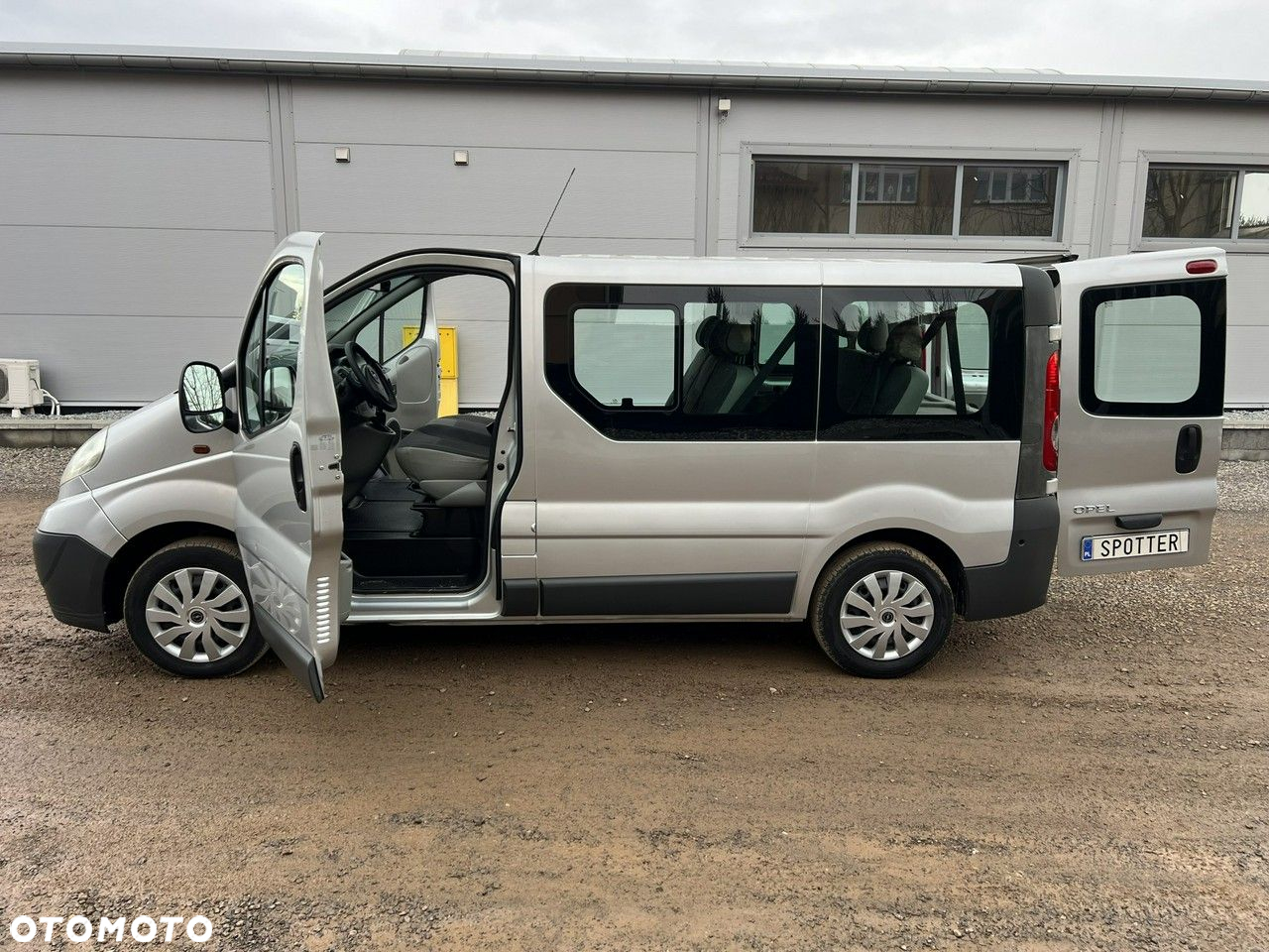 Opel Vivaro - 19