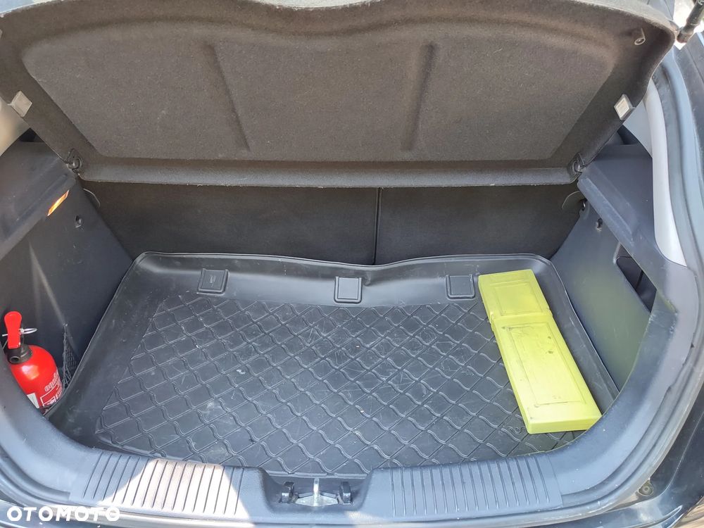 Kia Rio - 8