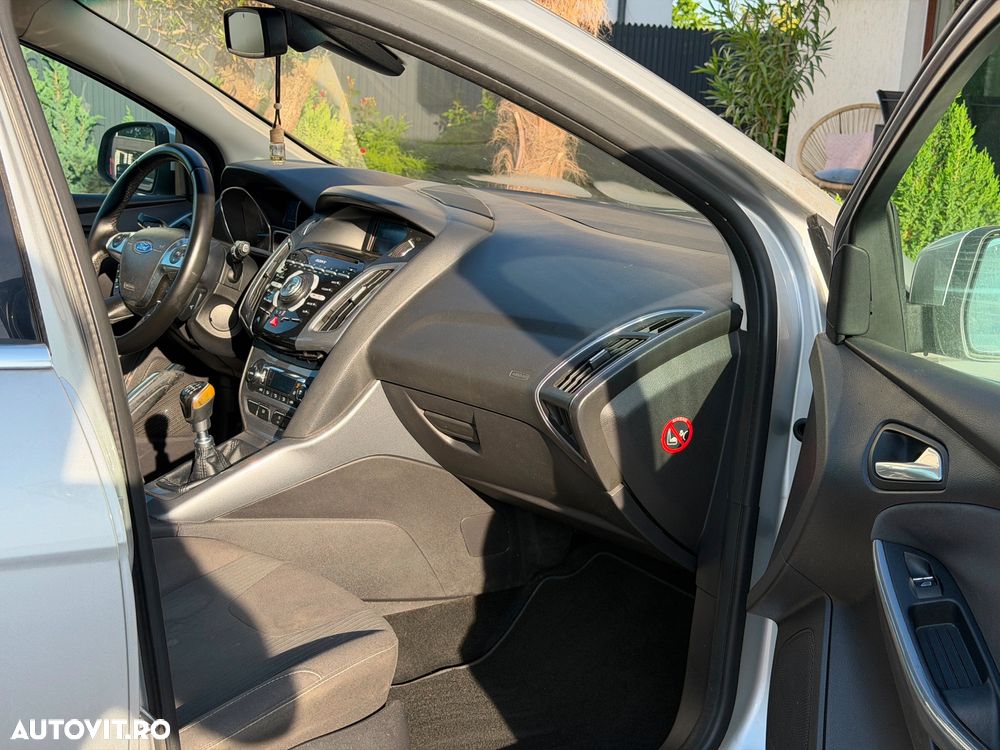 Ford Focus 1.6 TDCI DPF Champions Edition - 14