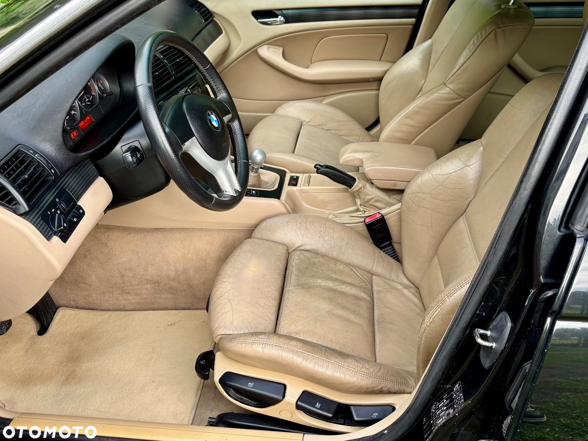 BMW Seria 3 330i Touring - 10